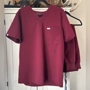 FIGS Men’s Medium Technical Collection Burgundy Scrubs Medical Nurse